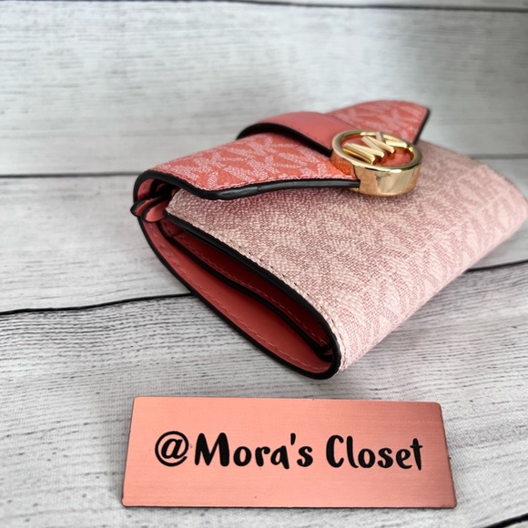 Michael Kors Wallet - Picture 3 of 6